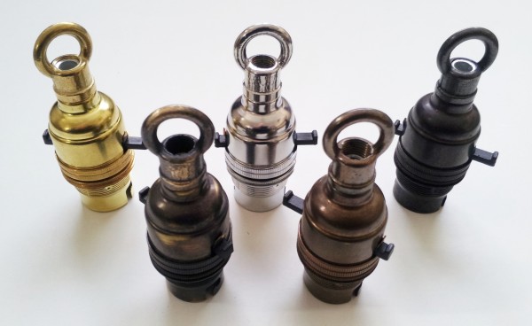 Switched Lamp Holder With Closed Hook Threaded Skirt And Ring B22 Bayonet Cap