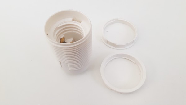 E27 2 PART WHITE PLASTIC LAMP HOLDER THREADED SKIRT AND SHADE RINGS