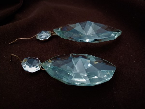 Crystal chandelier almond drop