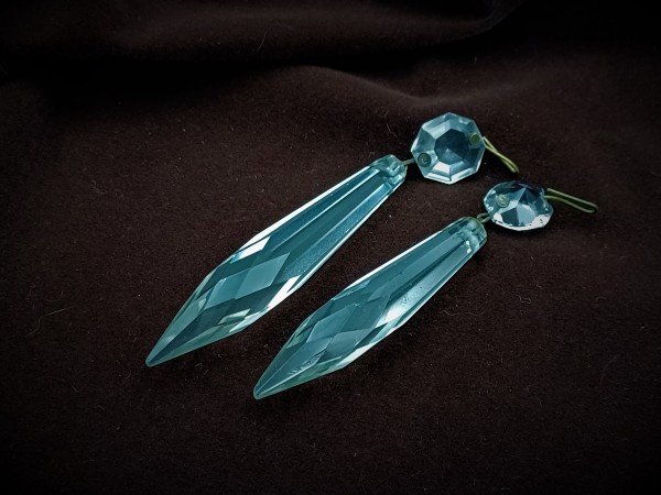 Antique chandelier icicle drops