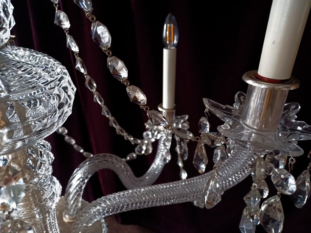Perry and Co 6 arm cut glass and crystal chandelier dating from the early 20th Century