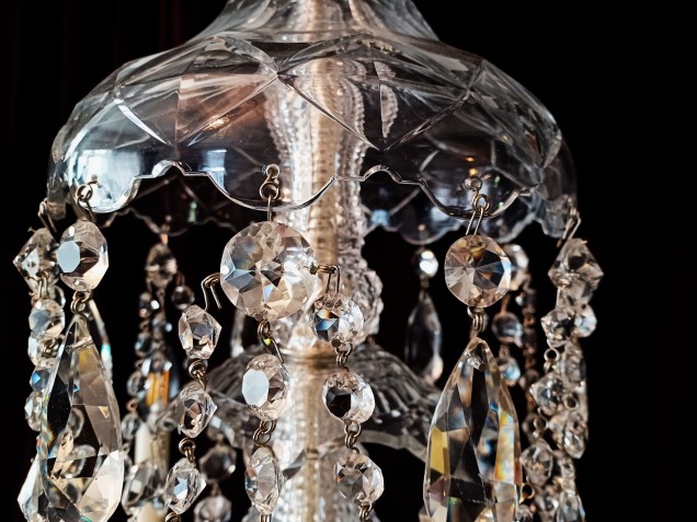 Perry and Co 6 arm cut glass and crystal chandelier dating from the early 20th Century