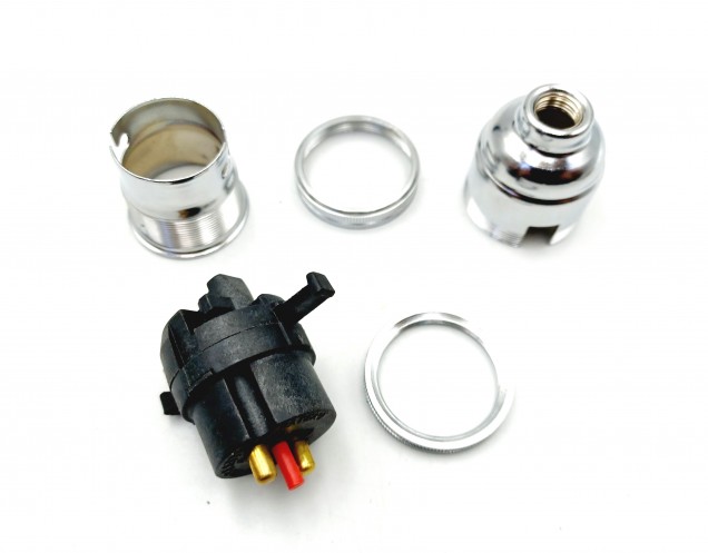 Switched lamp holder BC B22 chrome plated finish 10mm base thread