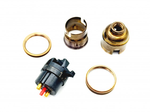 Switched lamp holder BC B22 old Brass half inch base thread