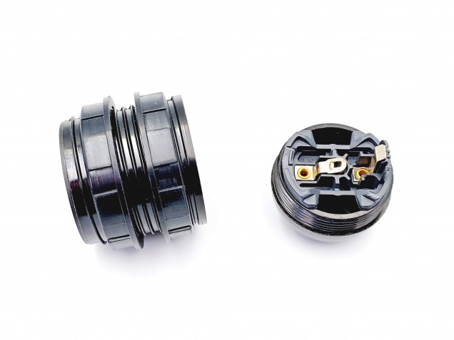 E27 - ES bulb-lamp holder 3 part black threaded skirt
