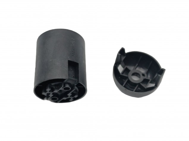 E27 Lamp Holder  2 Part Black Plastic Plain Skirt