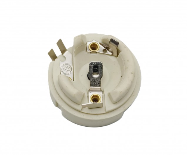 Light pendant set in Chrome with E27 Lamp Holder plain skirt