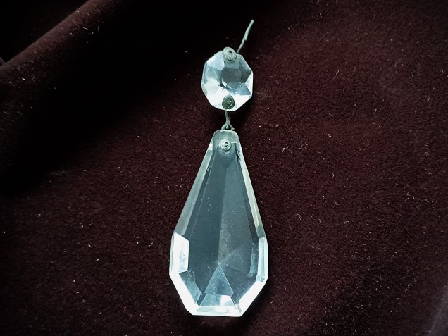 Vintage crystal chandelier coffin drop with 1 top button