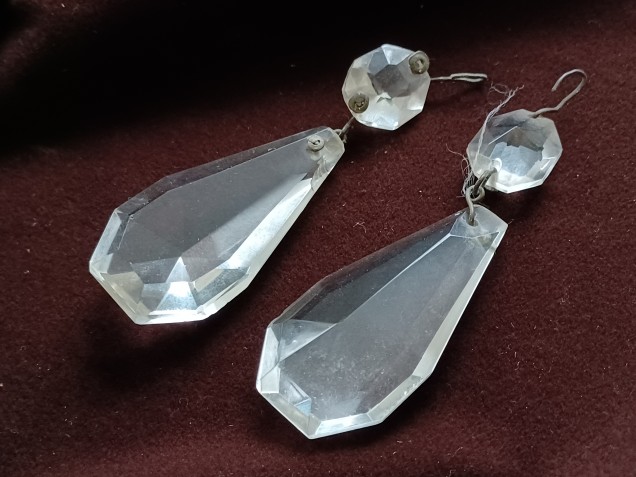 Vintage crystal chandelier coffin drop with 1 top button