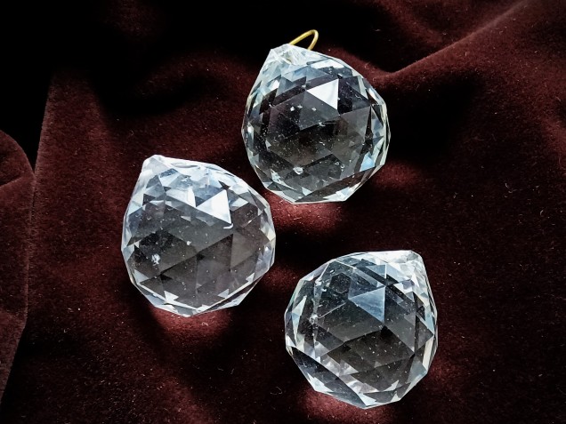 Chandelier faceted crystal ball 30mm B stock