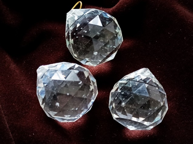 Chandelier faceted crystal ball 30mm B stock