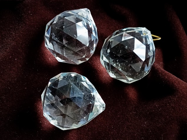 Chandelier faceted crystal ball 30mm B stock