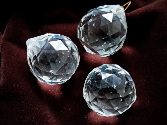 Chandelier faceted crystal ball 30mm B stock
