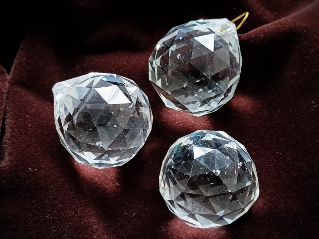 Chandelier faceted crystal ball 30mm B stock