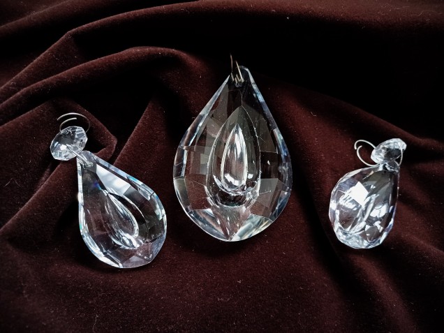 Crystal chandelier drops