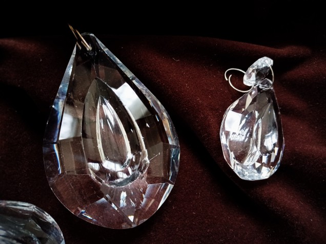 Crystal chandelier drops