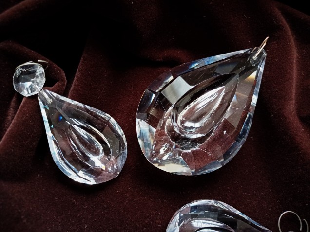 Crystal chandelier drops