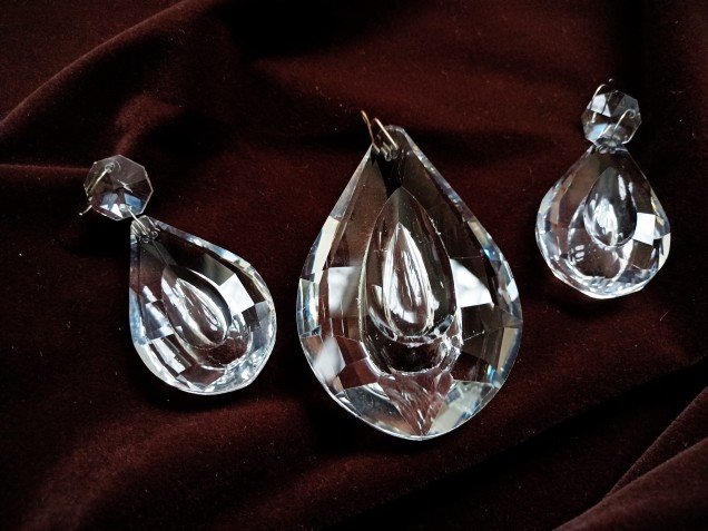 Crystal chandelier drops