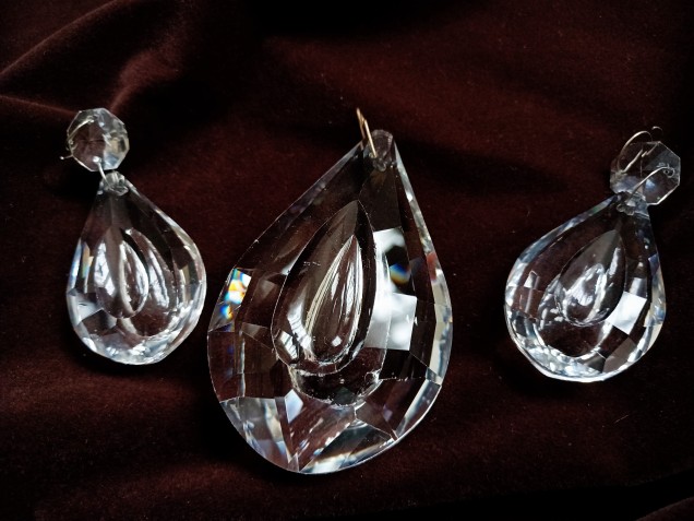 Crystal chandelier drops