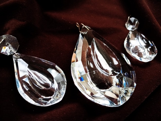 Crystal chandelier drops