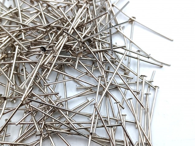 100 grams of Nickel pins 30mm x 0.9mm (approx 720 pins)