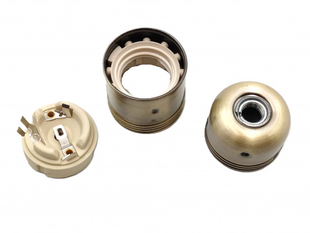 ES E27 metal lamp holder plain skirt in antique brass