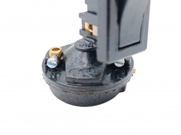 Rocker switch lamp holder E27 in gold threaded skirt and shade rings