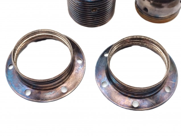 ES E27 metal lamp holder threaded skirt in plated antique silver