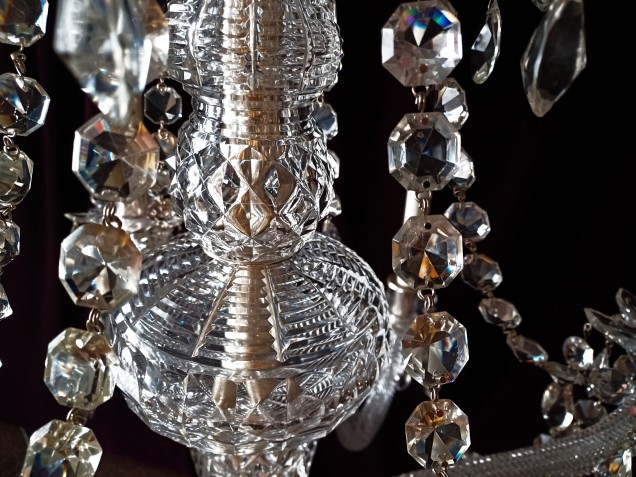 Perry and Co 6 arm cut glass and crystal chandelier dating from the early 20th Century
