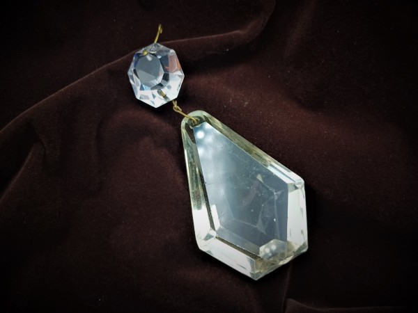 Antique crystal chandelier coffin drops