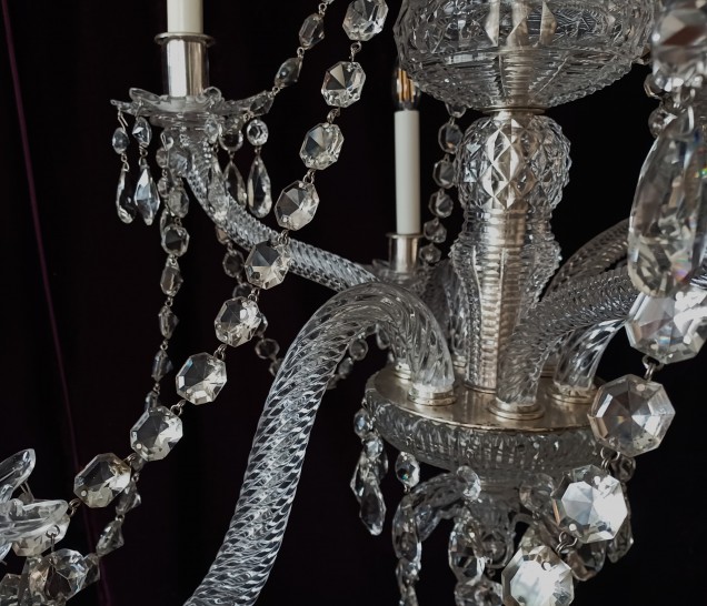 Perry and Co 6 arm cut glass and crystal chandelier dating from the early 20th Century