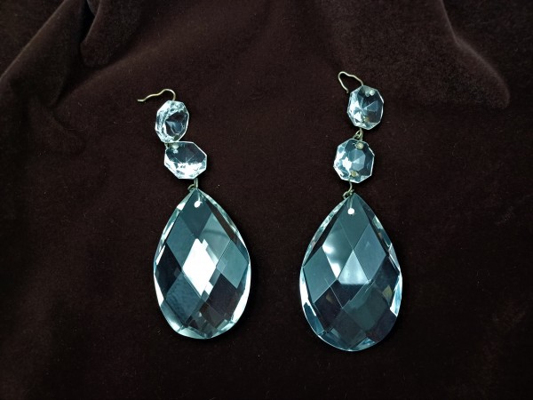 Crystal chandelier almond drops