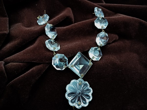 Chandelier Crystal Button Strand Antique With Divider And Rosette