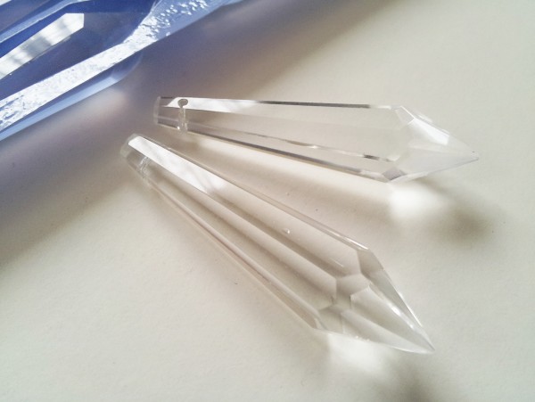 1 TRAY OF 40 CHANDELIER GLASS PENCIL DROPS 55MM