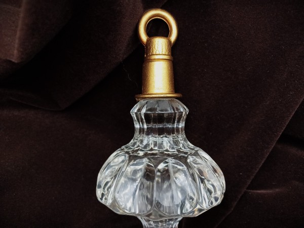 Chandelier glass bottom finial ball