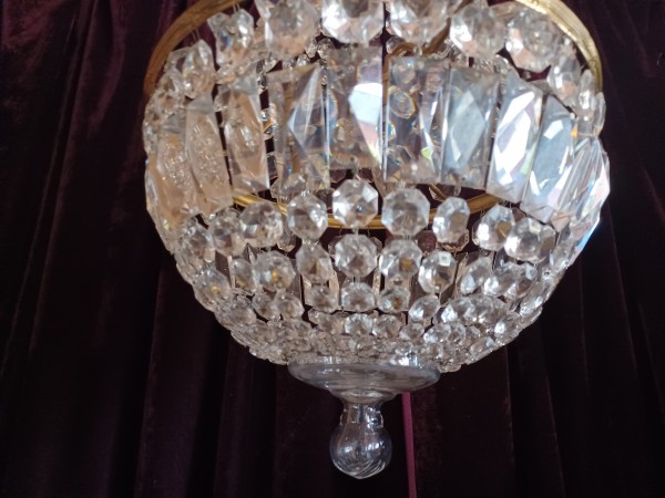 Large tent and bag crystal and glass chandelier 