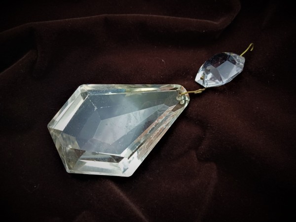 Antique crystal chandelier coffin drops