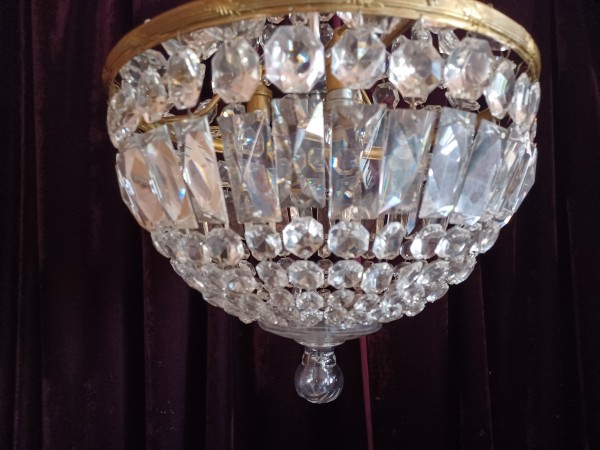 Large tent and bag crystal and glass chandelier 