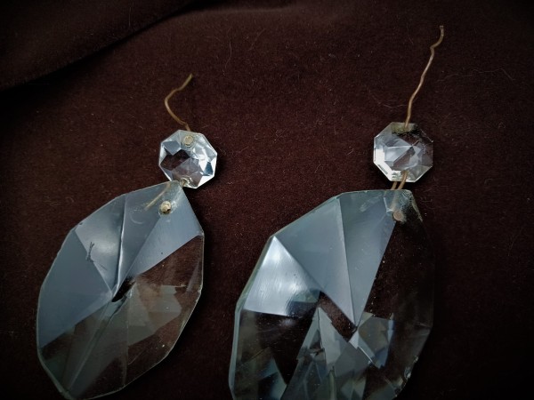 Crystal chandelier almond drop