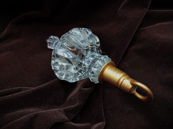 Chandelier glass bottom finial ball